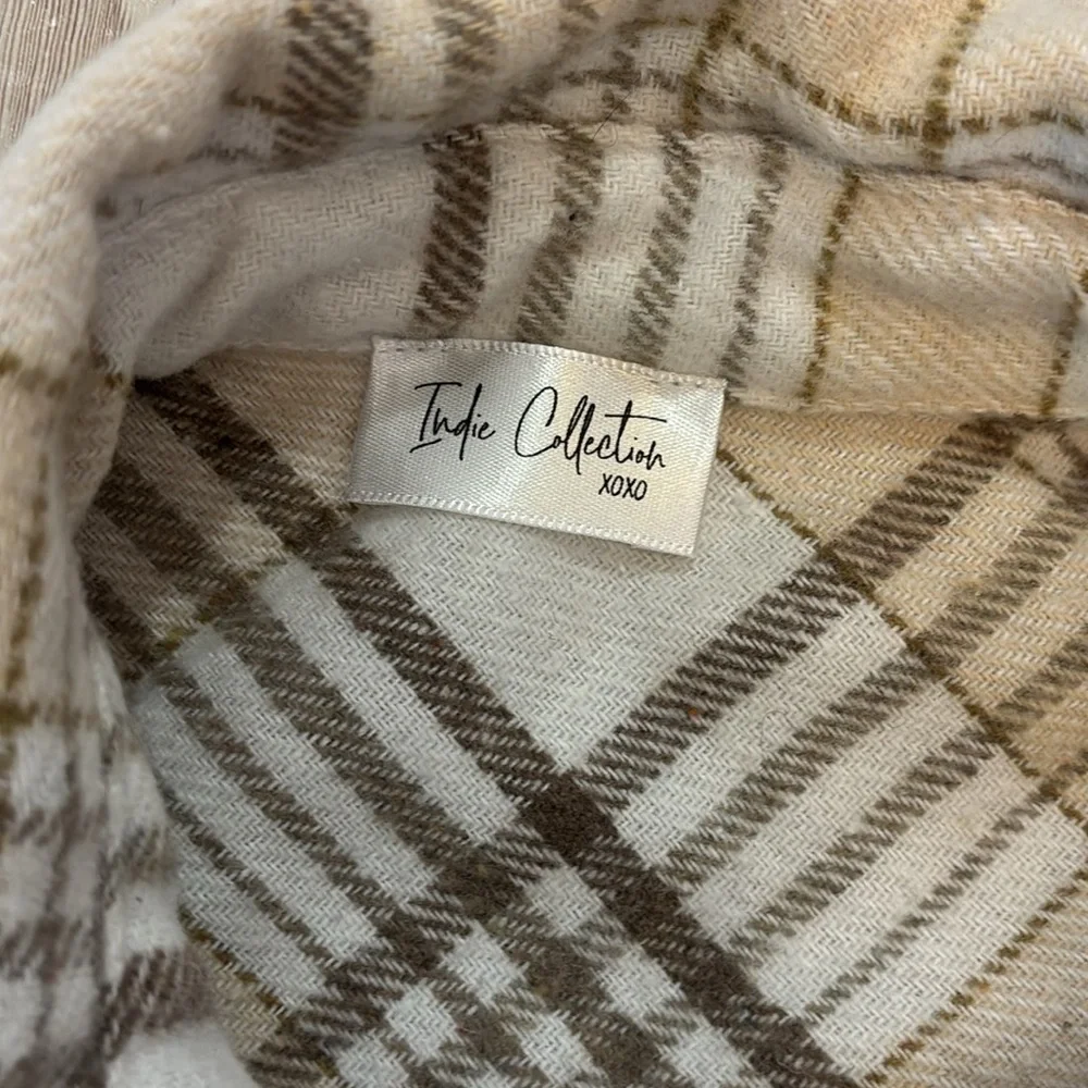 Oversized Plaid Button-Up Shacket - Picture 4 of 6